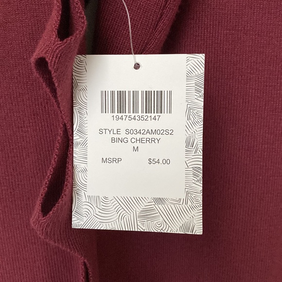 Burgundy sweater with triangle arm slits - Picture 3 of 3